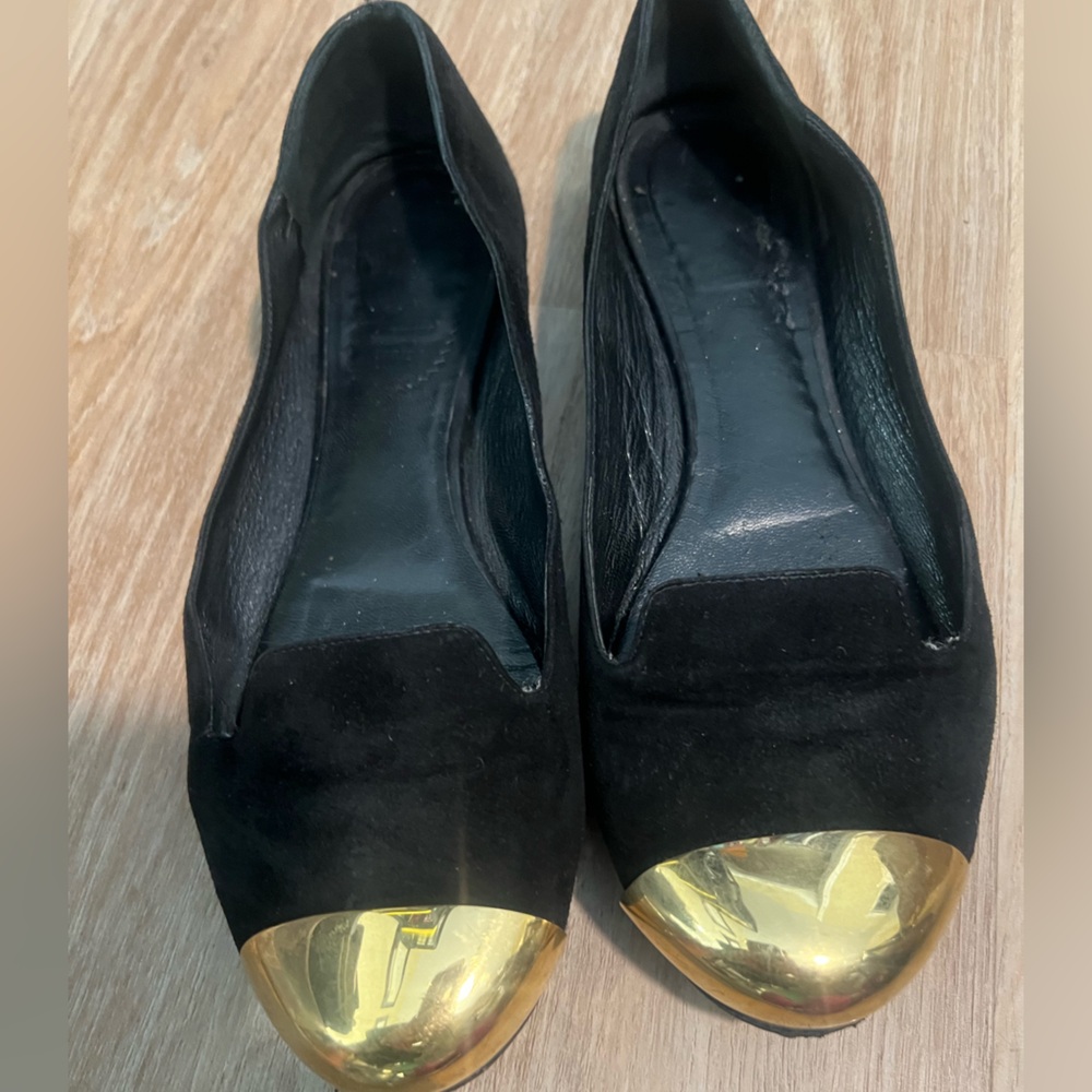 VINTAGE YSL EVELYN BLACK SUEDE GOLD TOE CAP FLATS SIZE 6.5 VERY WORN.